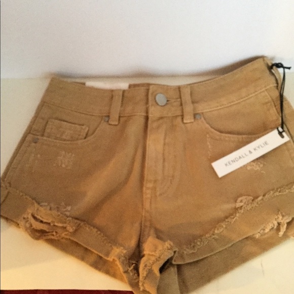❄️NWT size 22 kendall+Kylie shorts khaki - Picture 3 of 6